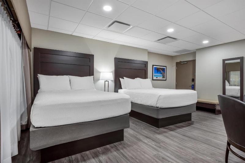 Best Western Plus Port O'Call Hotel - image 3