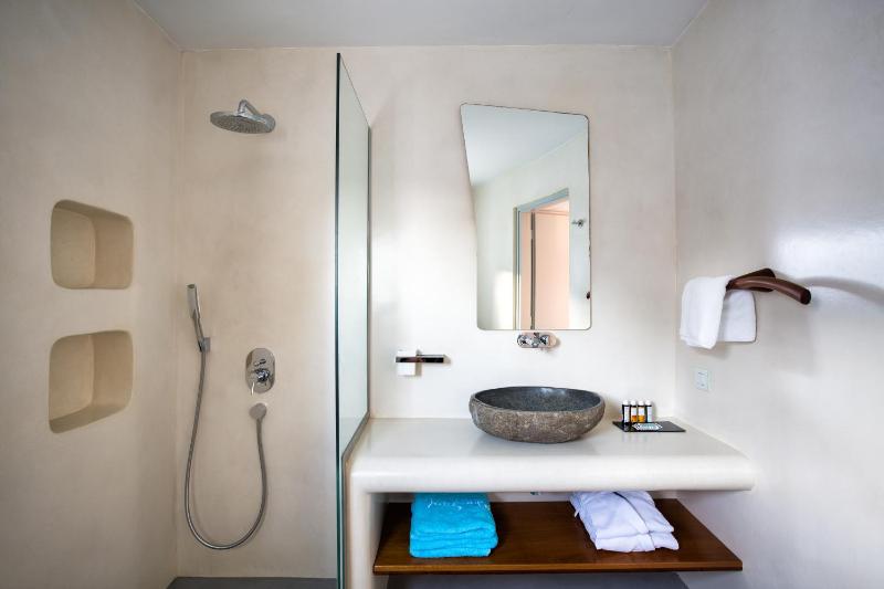 Deluxe Double Room Sea View image 4