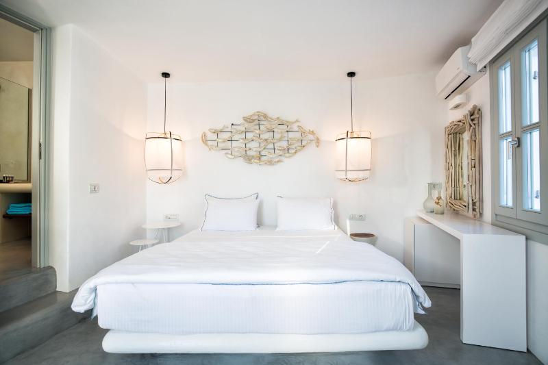 Deluxe Double Room Sea View image 2