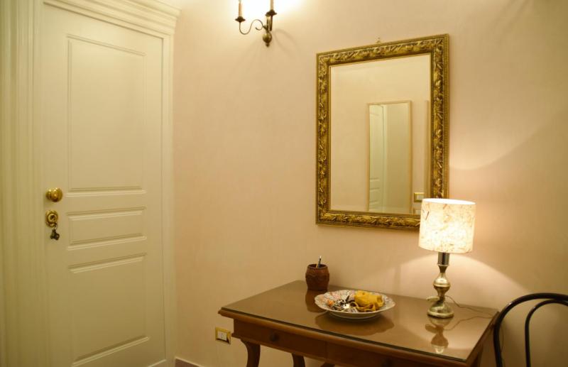 Deluxe One-Bedroom Apartment image 4
