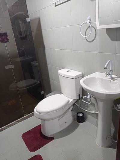 SUA CASA ECONÔMICA NO CENTRO de CABO FRIO - image 12