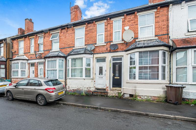 4BR House with free parking near City Centre - image 17