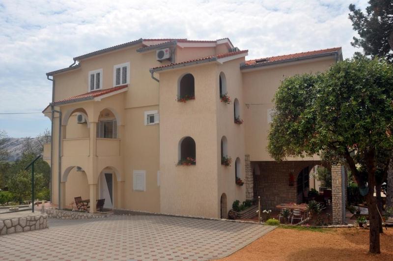 Apartments by the sea Lopar Rab - 25689 - image 11