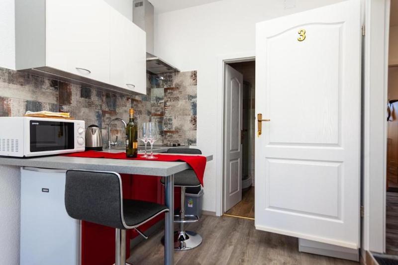 Apartments with WiFi Rijeka - 25933 - image 14