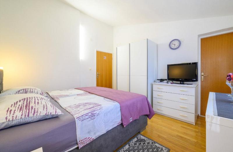 Apartments by the sea Zablace Sibenik - 25841 - image 37