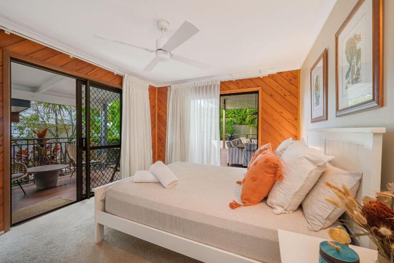 15 Derby Road Moffat Beach - image 14