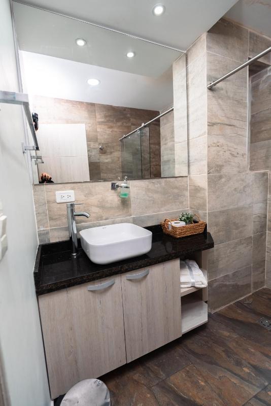 Ideal Home - image 8