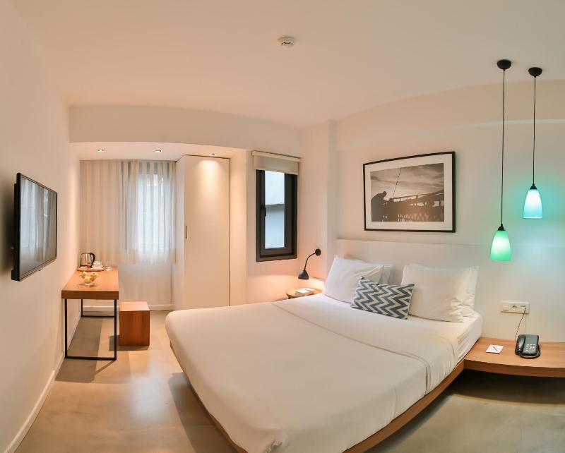 Superior Double or Twin Room image 3