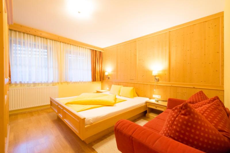 Three-Bedroom Apartment (6 Adults) image 4