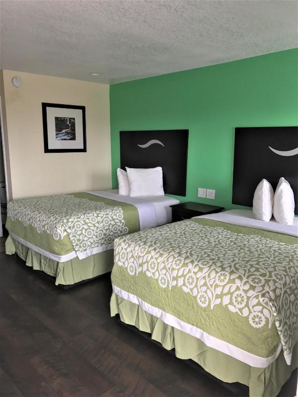 Budget Double Room image 3