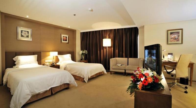 Roying Hotel - image 27