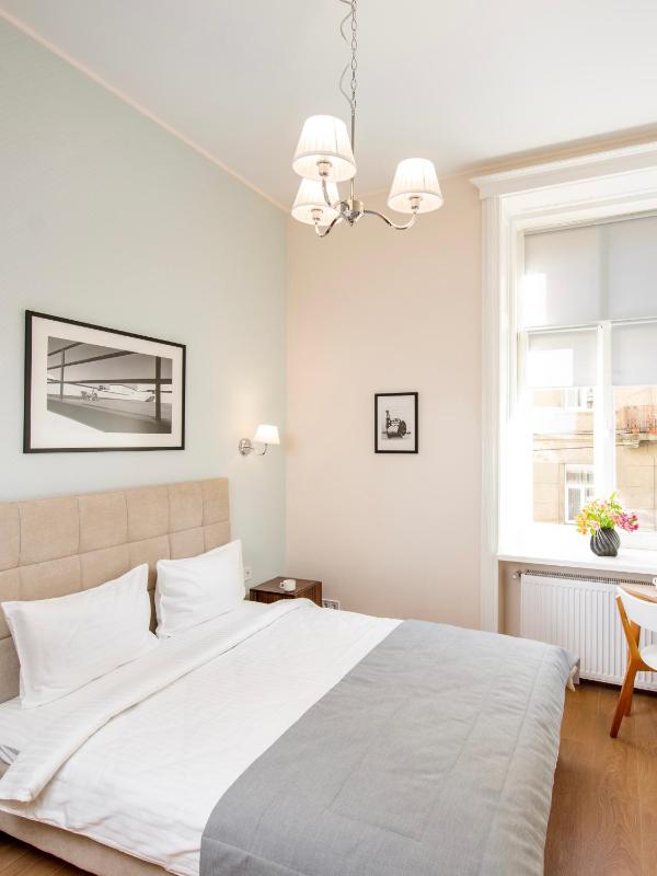 Art Deco Central Rooms - image 1