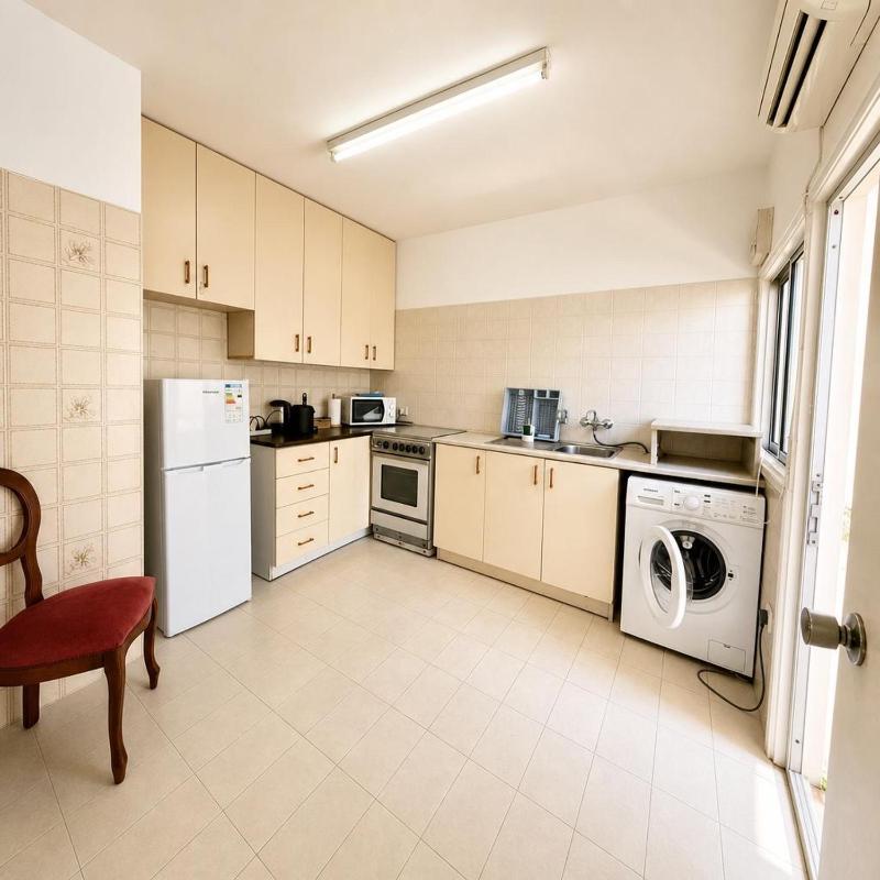 2BR Seafront Apt in center with community pool - image 4