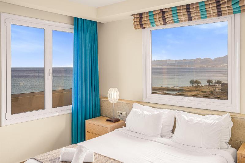 Glaros Beach Hotel - image 3