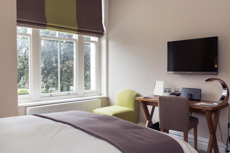 Standard Double Room image 3