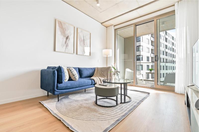 Stylish 2BR near Hospital with Gym Pool n Parking - image 6