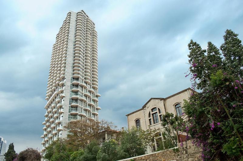 Miklat Luxury Condo & Spectacular View By Feelhome - image 5