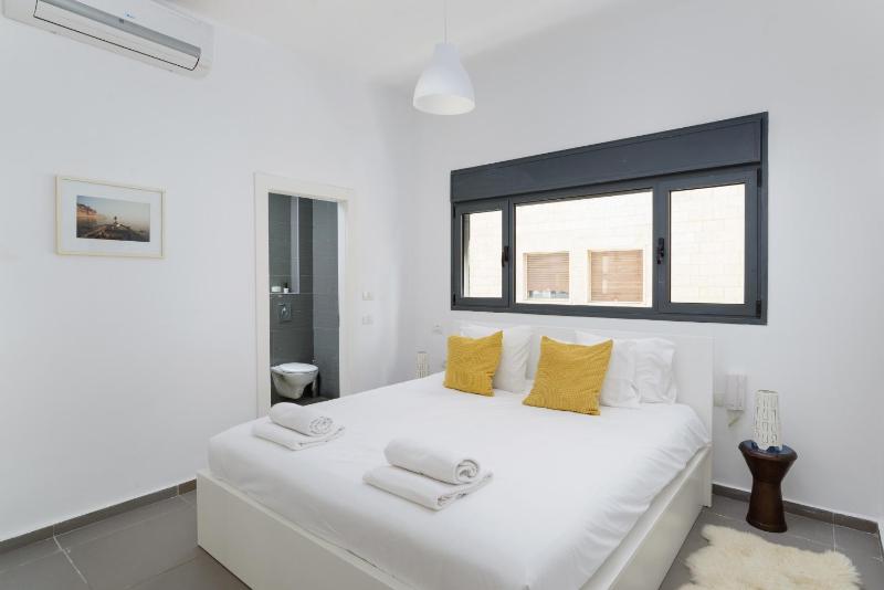 Mamad New Bright Balcony Near Beach By Feelhome - image 14