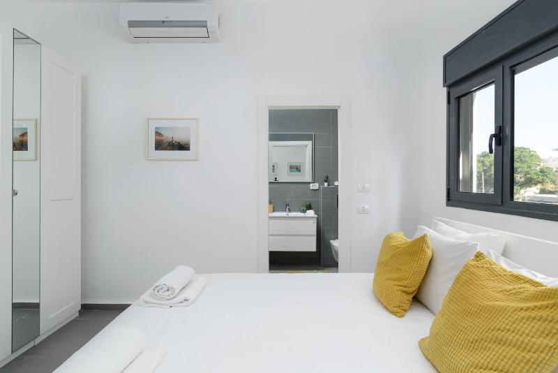 Mamad New Bright Balcony Near Beach By Feelhome - image 9