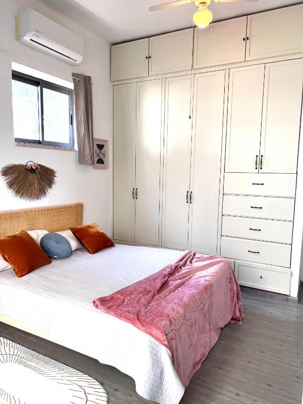 Design & Balcony In City Center By Feelhome - image 12