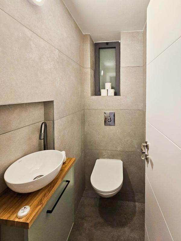 Design & Balcony In City Center By Feelhome - image 8