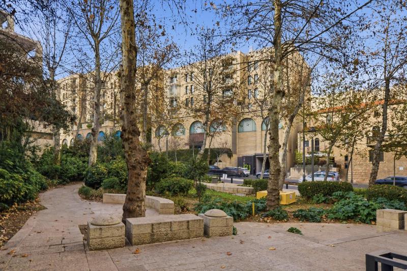 Miklat Private Patio Near Old City By Feelhome - image 6