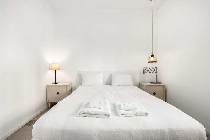 Miklat City Center Apt With Open View By Feelhome - image 10