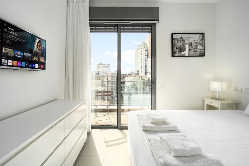Mamad Beach & City Center Sea View By Feelhome - image 4