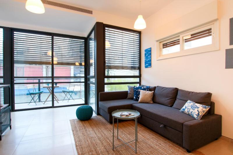 Mamad Trendy With Balcony On Sheinkin By Feelhome - image 9