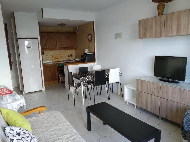 Apartment with Sea View in Benalbeach - image 12