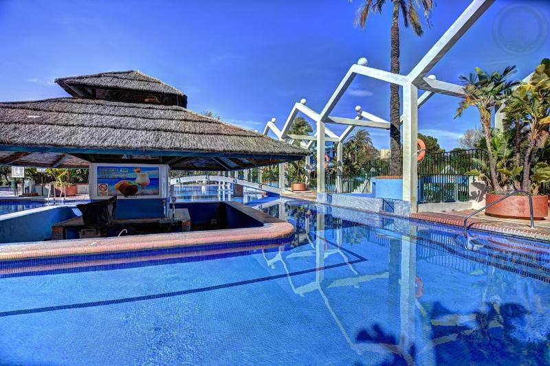 Apartment with Sea View in Benalbeach - image 10