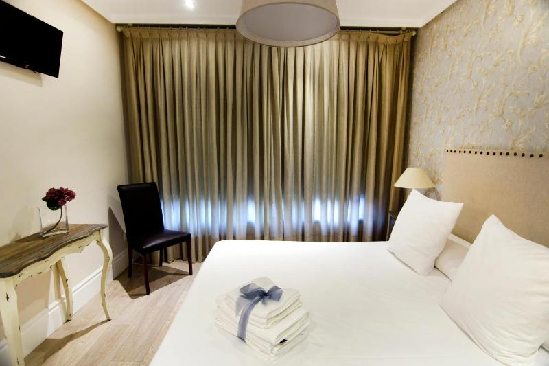 Special Offer - Double Room image 3