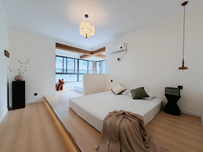 Lucky Designer Residence Near Bell Tower & City Wall - image 14