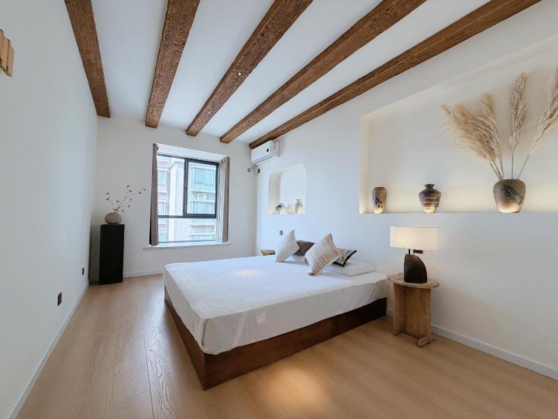 Lucky Designer Residence Near Bell Tower & City Wall - image 11