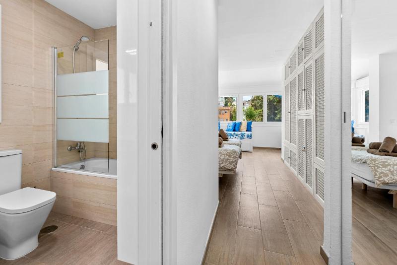 27 - Villa 2 etages avec ascensseur a Nueva Andalucia Marbella - image 37