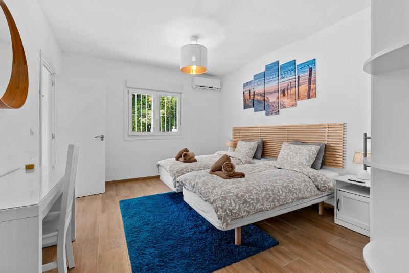 27 - Villa 2 etages avec ascensseur a Nueva Andalucia Marbella - image 34