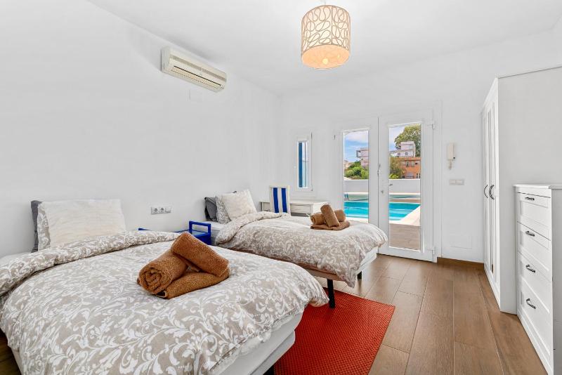 27 - Villa 2 etages avec ascensseur a Nueva Andalucia Marbella - image 32