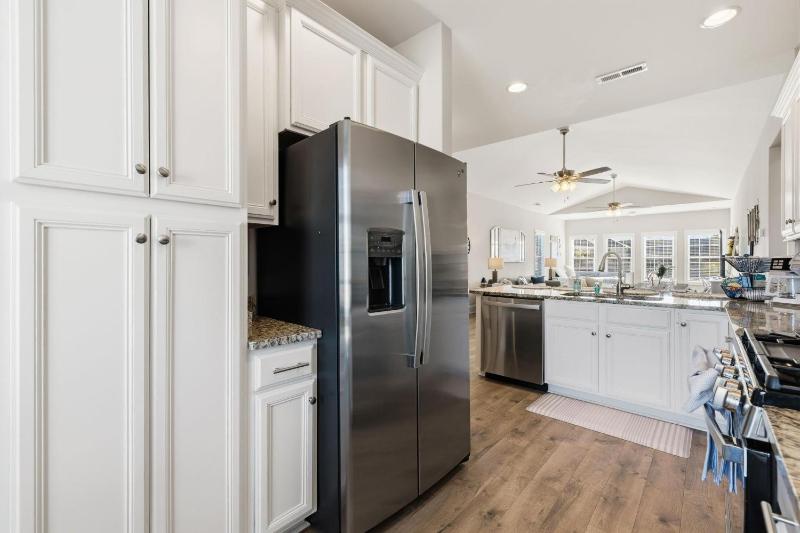 Seas The Dream 3BR New Construction Home - image 31
