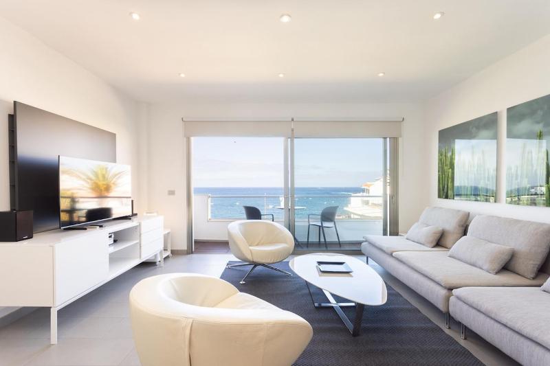 Luxury Penthouse with Sea Views and Terrace La Caleta - image 31