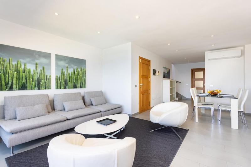 Luxury Penthouse with Sea Views and Terrace La Caleta - image 11