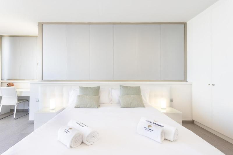 Luxury Penthouse with Sea Views and Terrace La Caleta - image 32