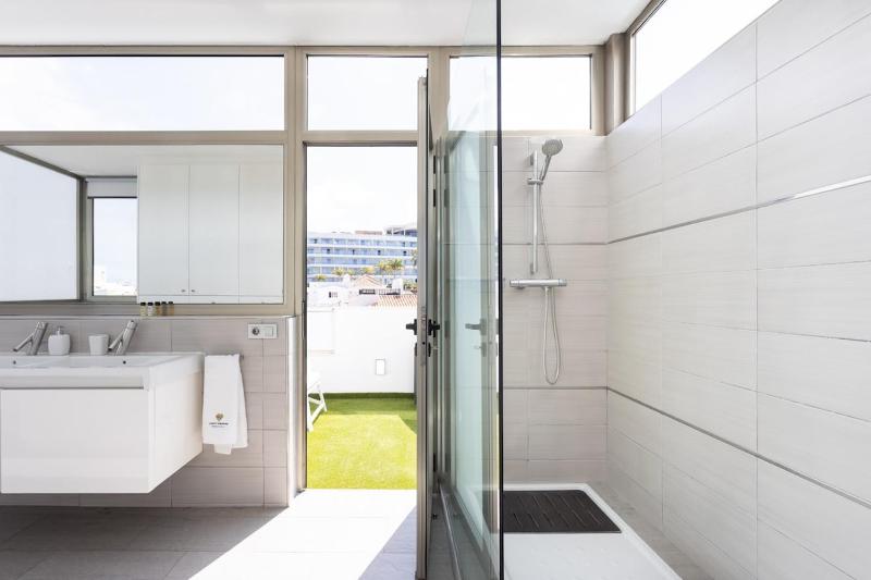 Luxury Penthouse with Sea Views and Terrace La Caleta - image 36