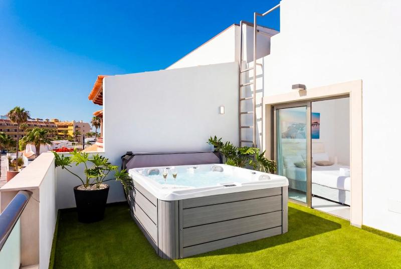 Luxury Penthouse with Sea Views and Terrace La Caleta - image 7