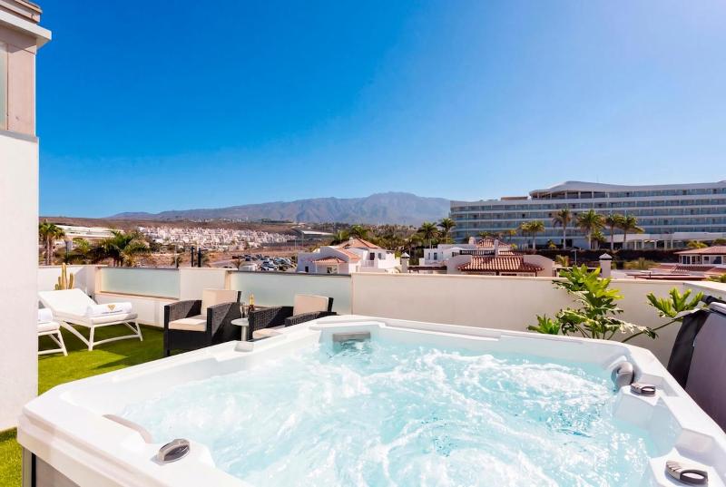Luxury Penthouse with Sea Views and Terrace La Caleta - image 4