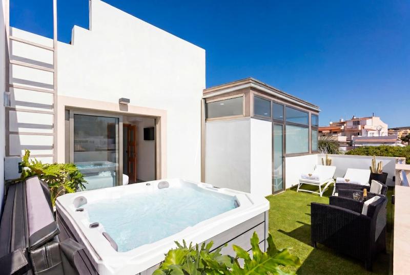 Luxury Penthouse with Sea Views and Terrace La Caleta - image 13