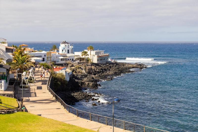 Luxury Penthouse with Sea Views and Terrace La Caleta - image 5
