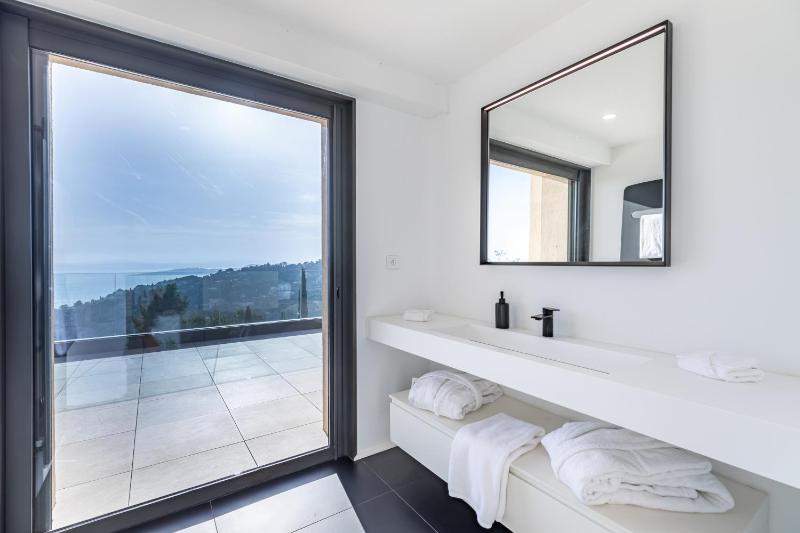 Villa Mirazur - Avec piscine privée vue mer - image 9