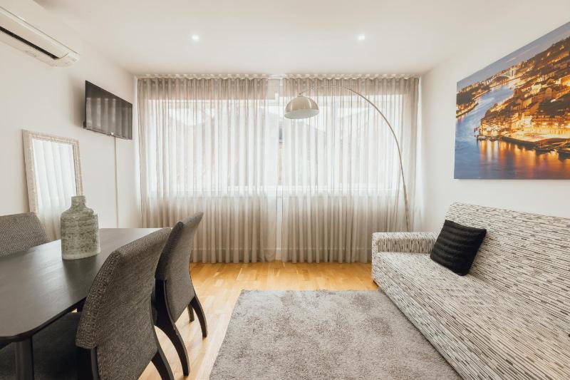 Heart of the City Apartment by Vacationy - image 8