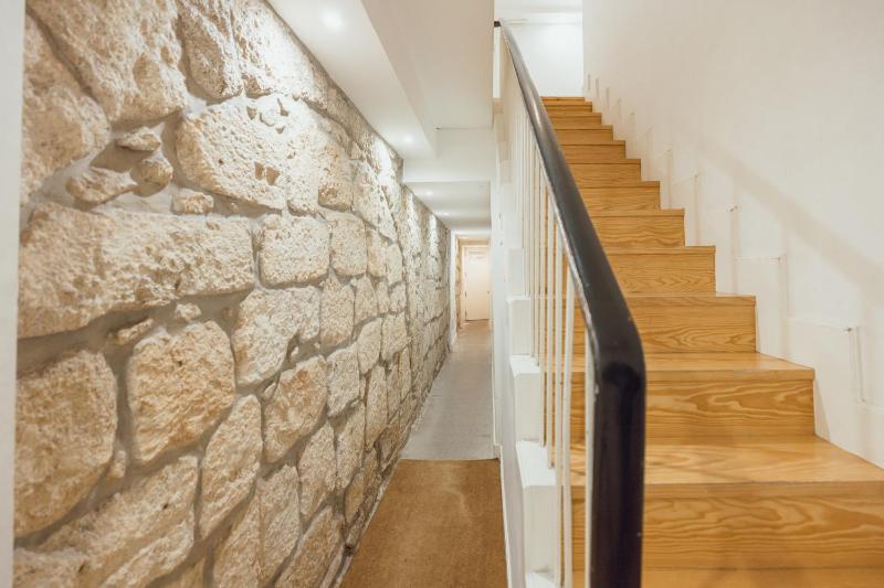 Heart of the City Apartment by Vacationy - image 2