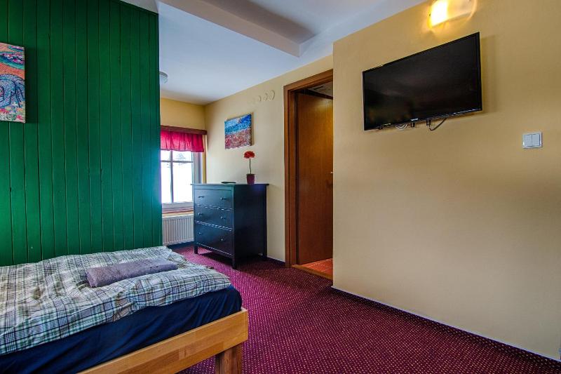 Quadruple Room with Mountain View image 3
